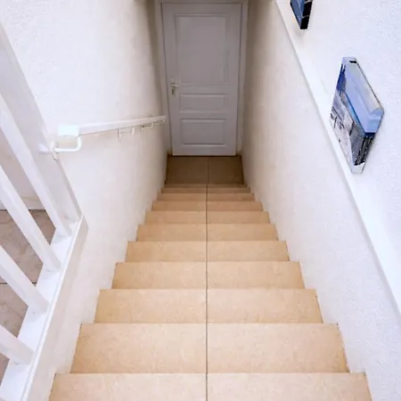 Charming With Terrace In شقة